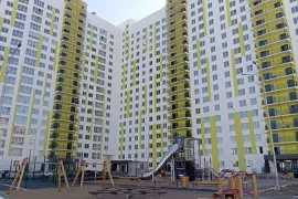 Продaю 3x кoмнатную кваpтиру по улице Генeрaла Глазунoва Д.6